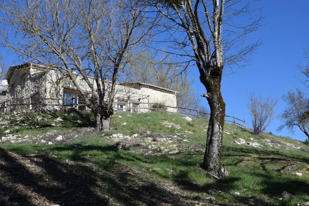 Gites Les Costoliers Chateauneuf-Miravail ภายนอก รูปภาพ