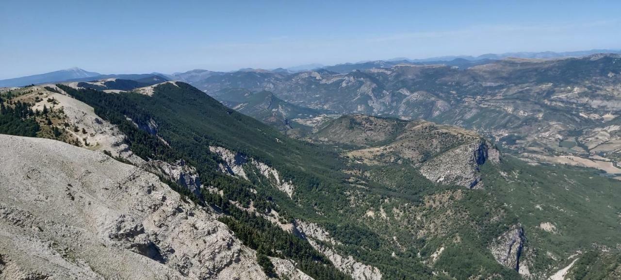 Gites Les Costoliers Chateauneuf-Miravail ภายนอก รูปภาพ