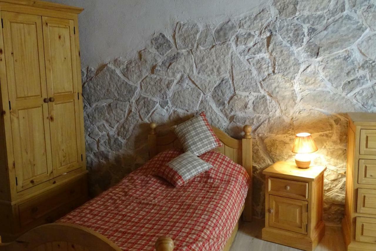 Gites Les Costoliers Chateauneuf-Miravail ภายนอก รูปภาพ